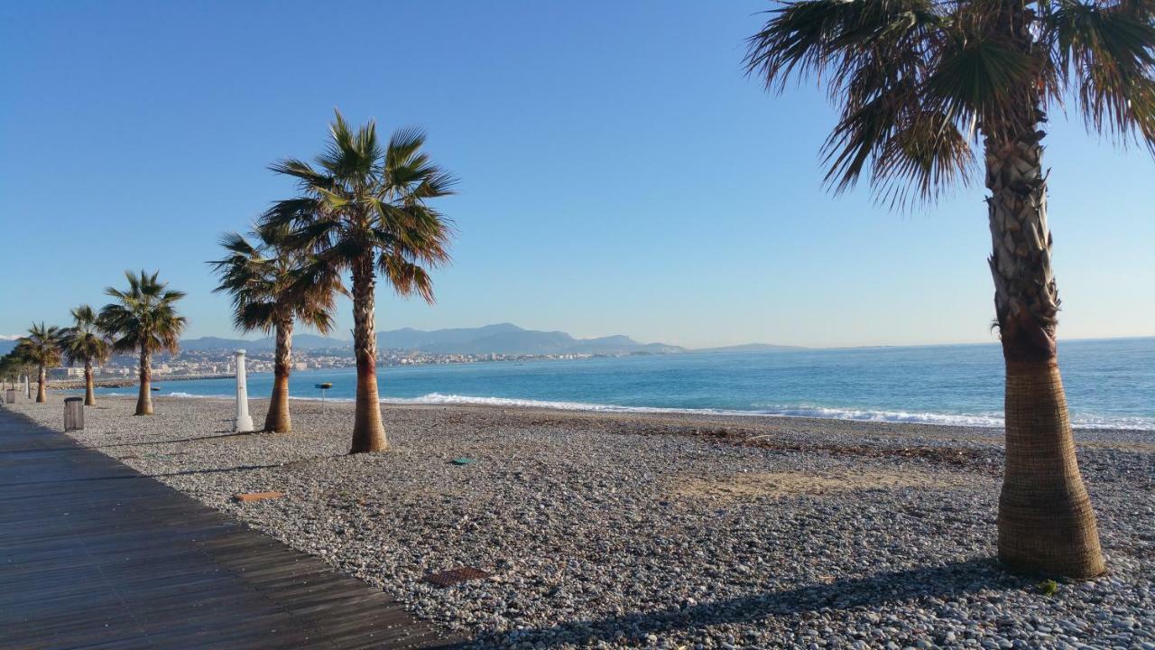 Résidence Cap Azur Maison N° 106 Villeneuve-Loubet Extérieur photo